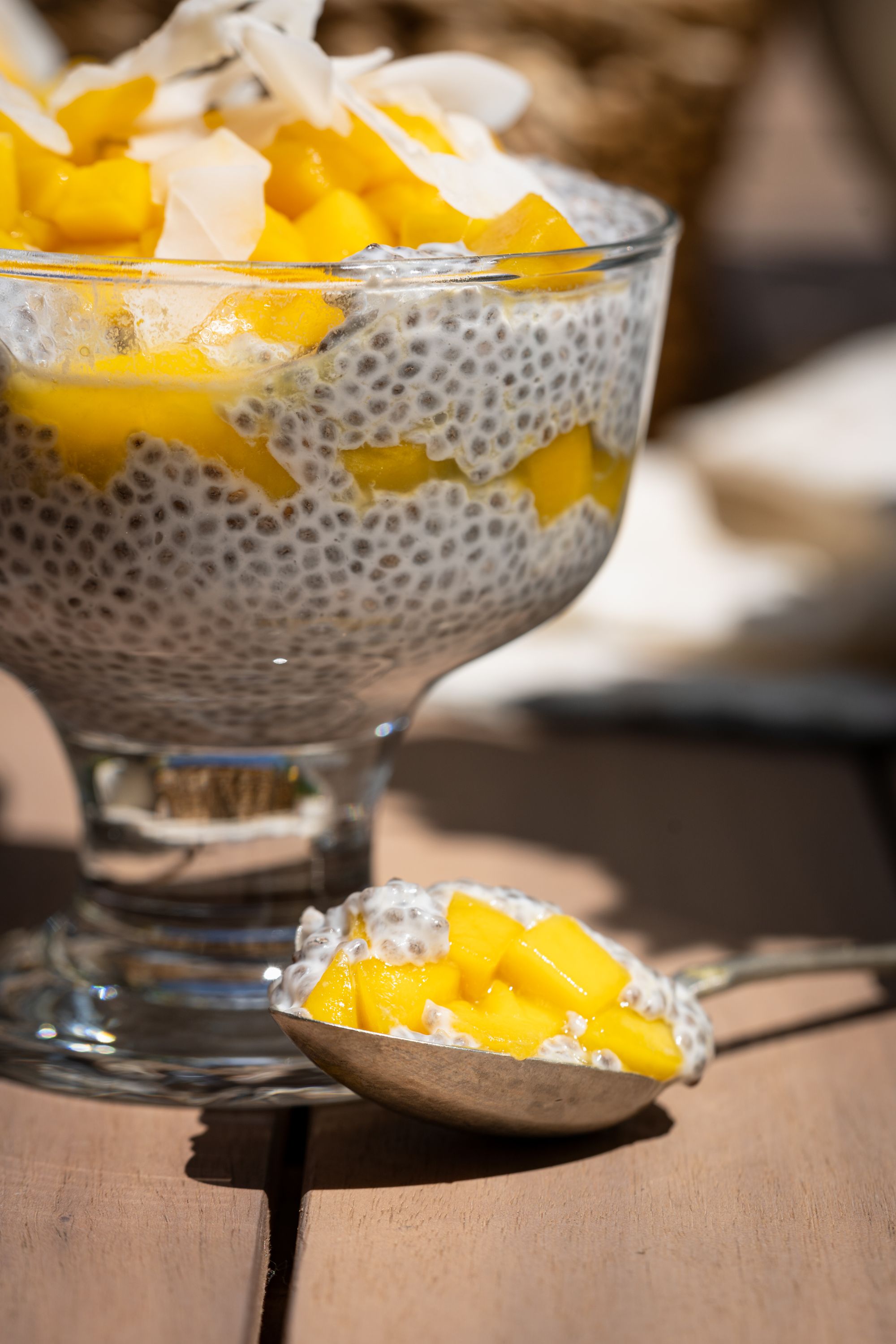 Budincă de chia cu cocos si mango