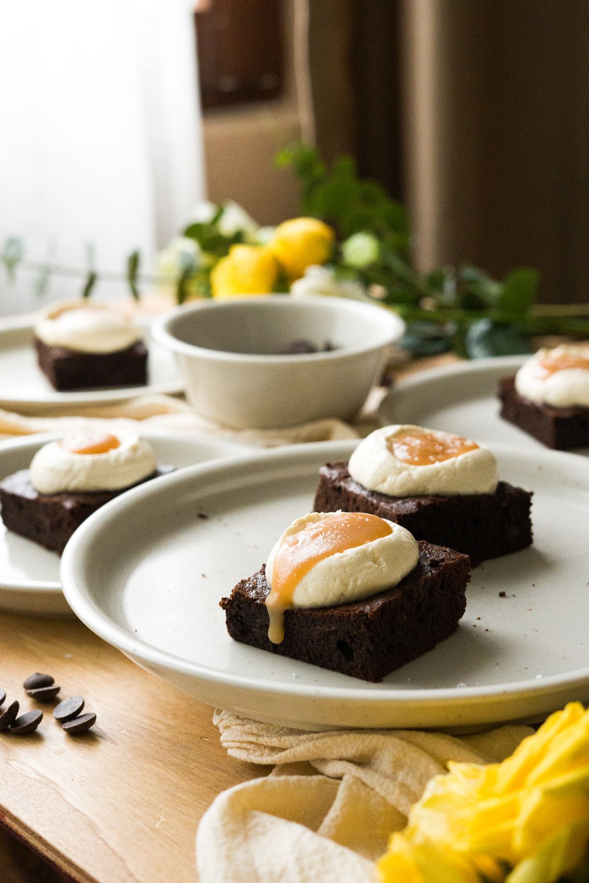 Brownie cu cremă de mascarpone și caramel sărat