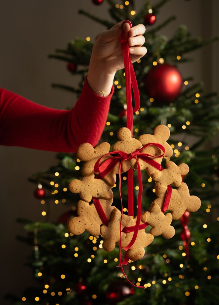 Coroniță din omuleți de turtă dulce