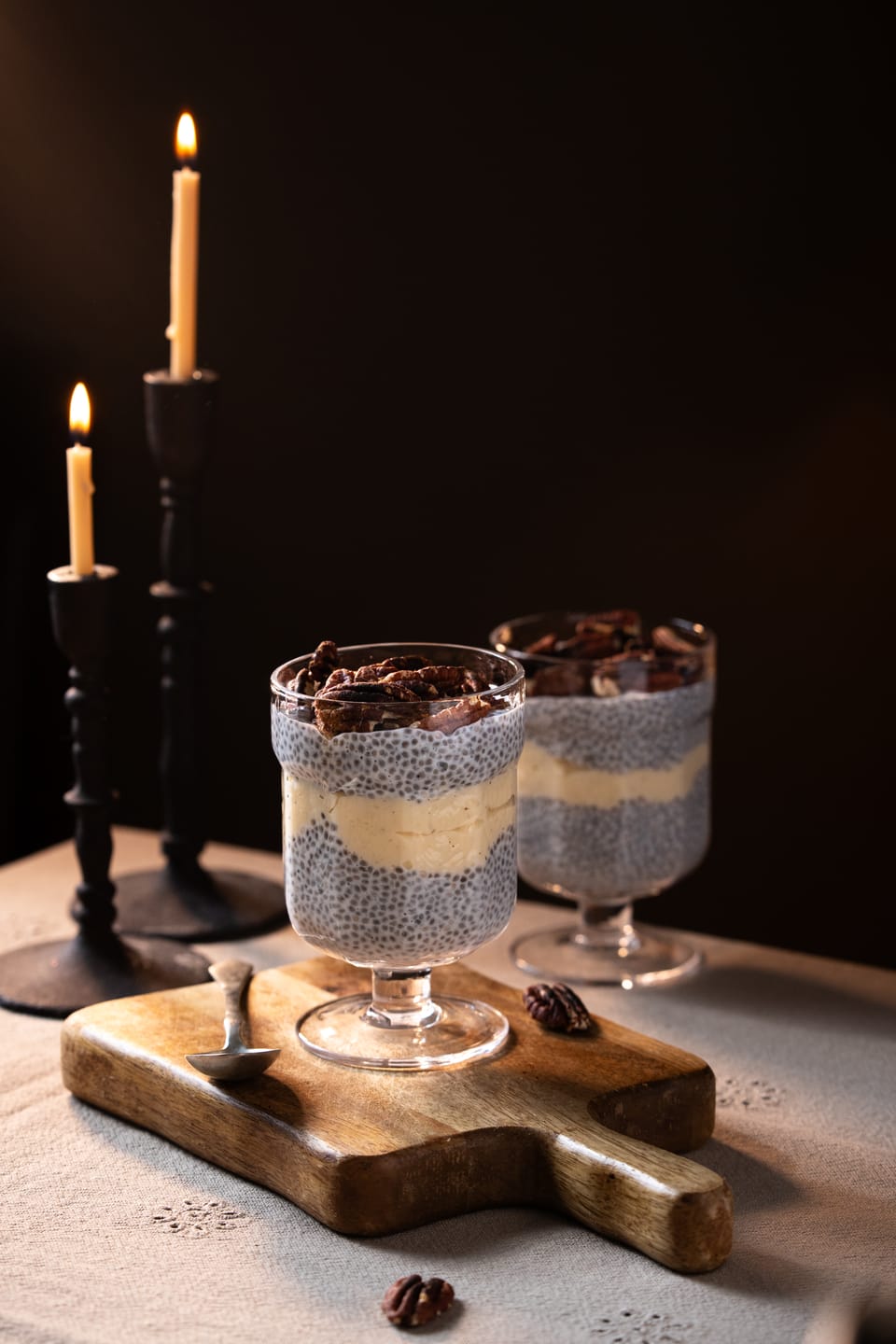 Budincă de chia cu cremă de vanilie și nuci pecan